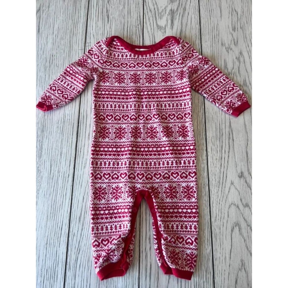 Max Studio Baby Heart Snowflake Romper 6/9 months Girls